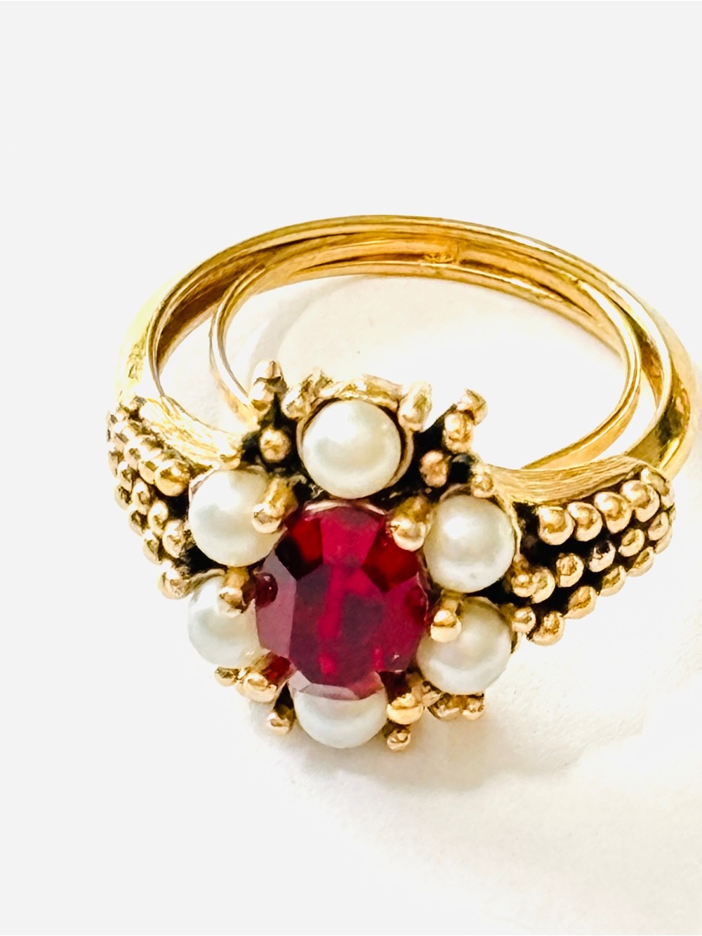Avon Vintage 1970s Roseglow Red Stone Faux Pearl Gold Tone Adjustable Ring Sz 6
